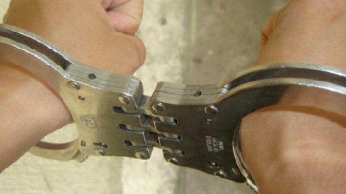 Agent de la Penitenciarul Slobozia, arestat preventiv pentru luare de mită